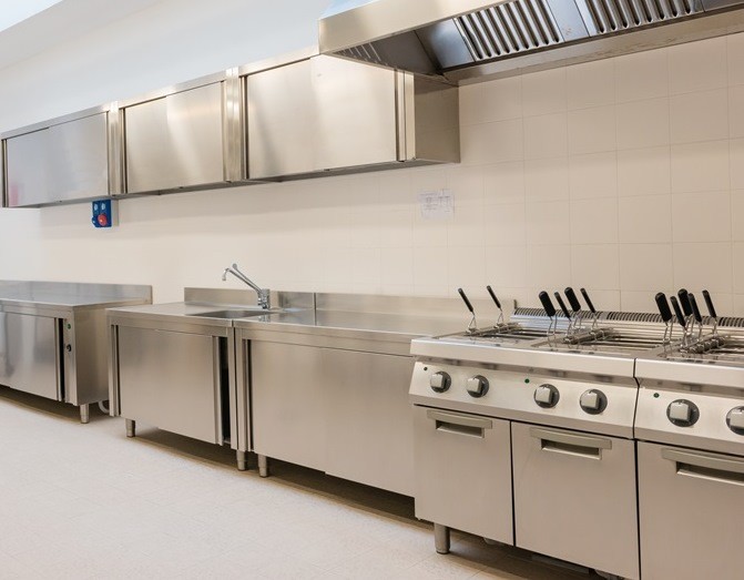 Iluminación de Cocinas y Campanas Industriales